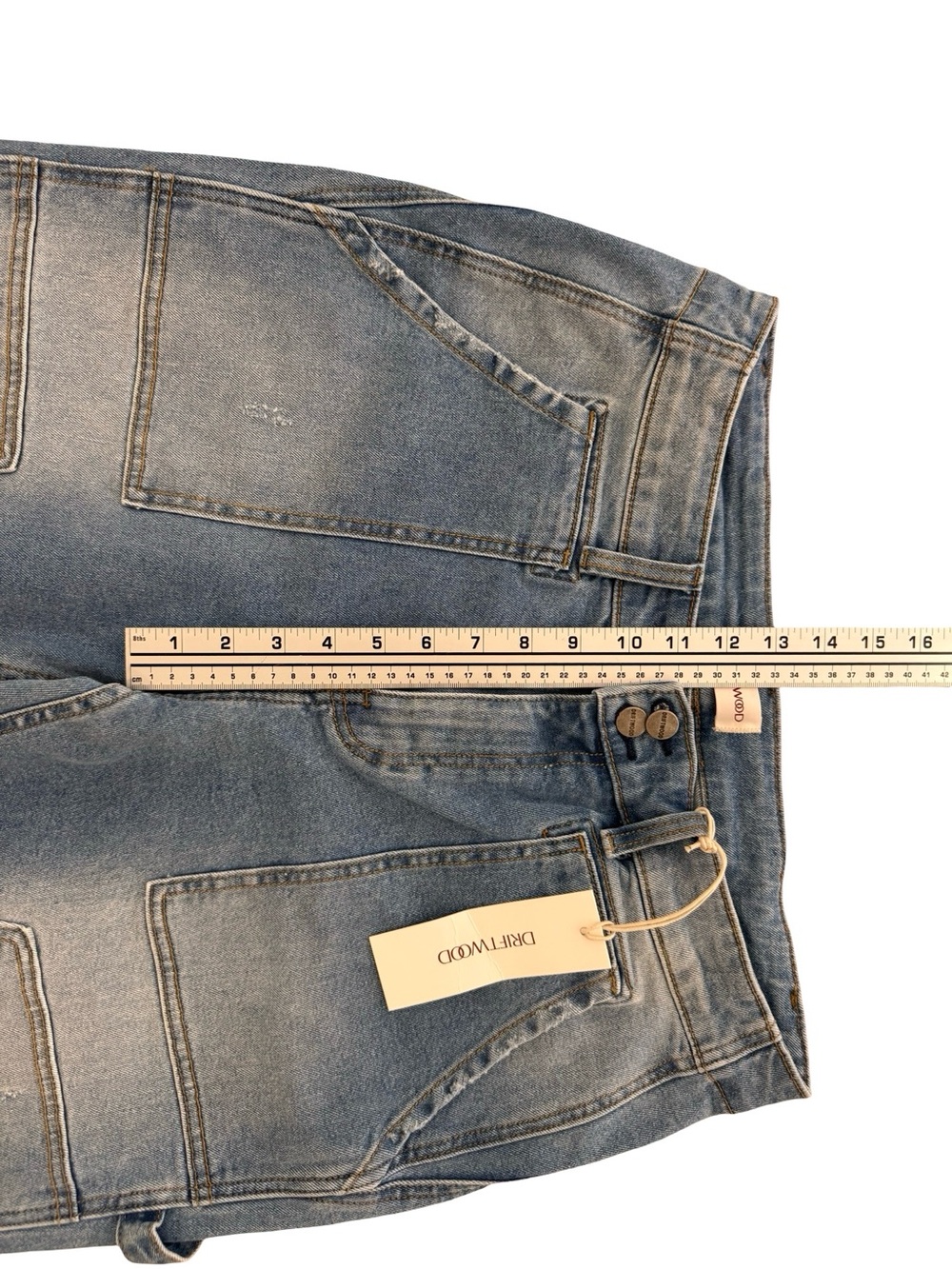 DRIFTWOOD Plus-Size Boyfriend cropped Jeans in Washed Blue - Picture 9 of 10